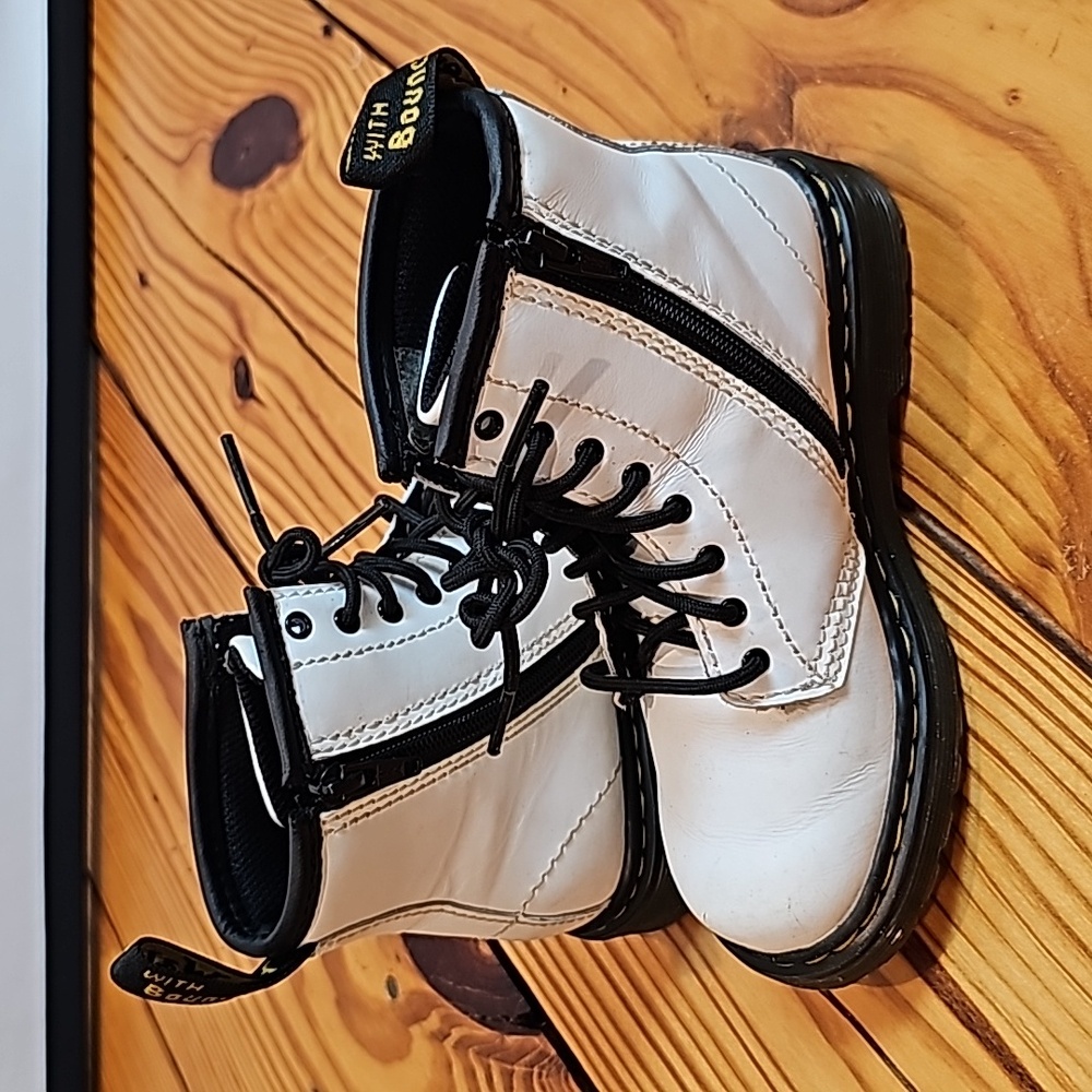 Dr. Martens Boots, White, Toddler Size 9 - Picture 3 of 7